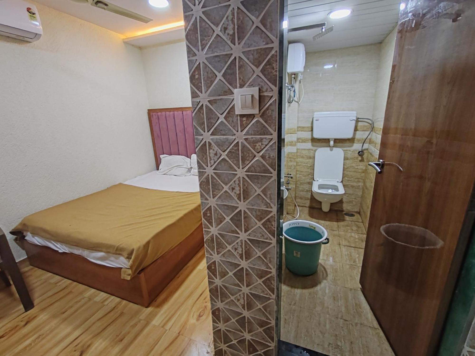 Laksh Hotel