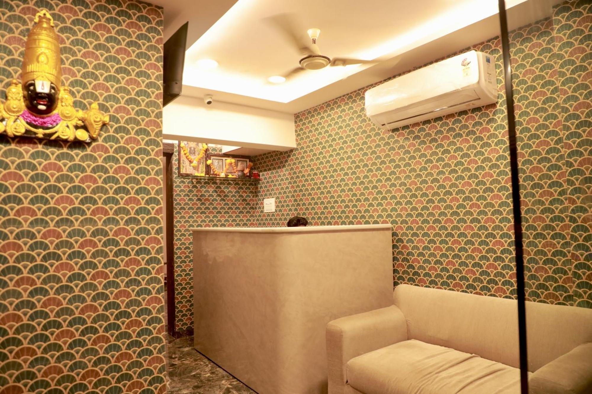 Hotel Laksh